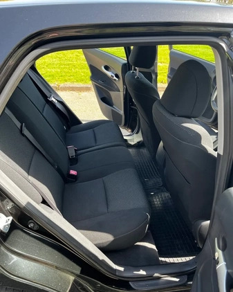 Toyota Auris cena 23900 przebieg: 197700, rok produkcji 2012 z Warszawa małe 211